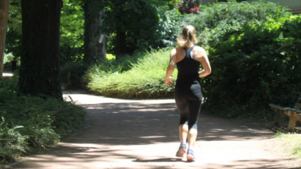 Une Américaine est devenue dimanche à 92 ans la femme la plus âgée au monde à disputer un marathon Une Américaine est devenue dimanche à 92 ans la femme la plus âgée au monde à disputer un marathon