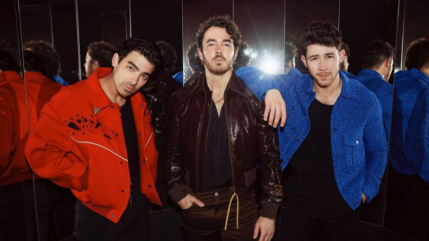 Les Jonas Brothers dévoilent leur passion pour les gaufres dans le clip "Waffle House" Les Jonas Brothers dévoilent leur passion pour les gaufres dans le clip "Waffle House"