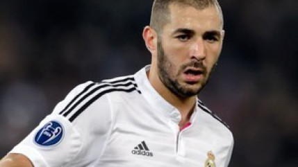 Karim Benzema sera bien présent à Bernabéu ce samedi après-midi pour affronter Barcelone Karim Benzema sera bien présent à Bernabéu ce samedi après-midi pour affronter Barcelone