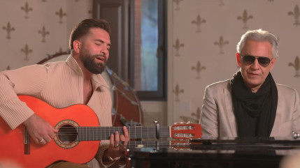 Kendji Girac bluffant avec Andrea Bocelli dans "Je vis pour elle" Kendji Girac bluffant avec Andrea Bocelli dans "Je vis pour elle"