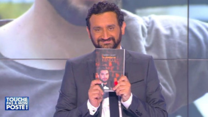 Les excuses d'Hanouna après avoir déchiré un livre en direct !