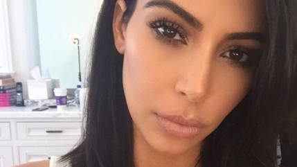 Kim Kardashian en fermière sexy! Kim Kardashian en fermière sexy!