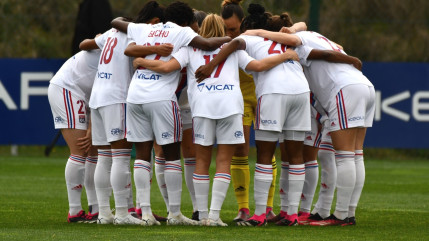 L'OL féminin remporte le Trophée des Championnes