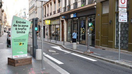 La M&eacute;tropole de Lyon va rouvrir la rue Grenette aux voitures, les &eacute;cologistes furieux