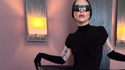 Lady Gaga fait une tendre déclaration d'amour à son chéri sur scène !