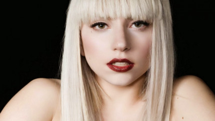 Lady Gaga dévoile ses formes ! Lady Gaga dévoile ses formes !