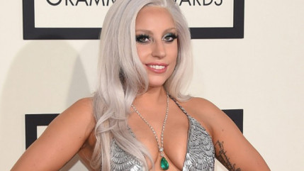 Lady est complétement Gaga de l'acteur Taylor Kinney! Lady est complétement Gaga de l'acteur Taylor Kinney!