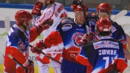 Play-down : le LHC à un match du maintien après sa troisième victoire à Caen (5-4) Play-down : le LHC à un match du maintien après sa troisième victoire à Caen (5-4)