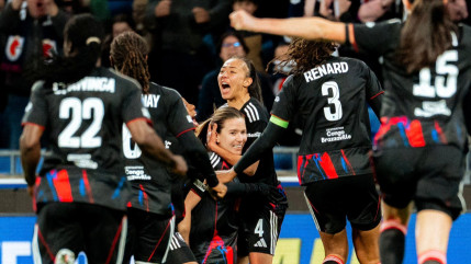 Lyon &eacute;crase Wolfsburg et file dans le dernier carr&eacute; de la Ligue des Champions