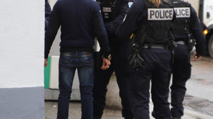 Lyon : quatre interpellations après la diffusion d'une vidéo montrant l'agression d'une adolescente Lyon : quatre interpellations après la diffusion d'une vidéo montrant l'agression d'une adolescente
