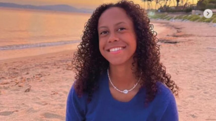 Lyonnaise disparue en mer à La Réunion : la famille abandonne les recherches pour "avancer" dans son deuil Lyonnaise disparue en mer à La Réunion : la famille abandonne les recherches pour "avancer" dans son deuil