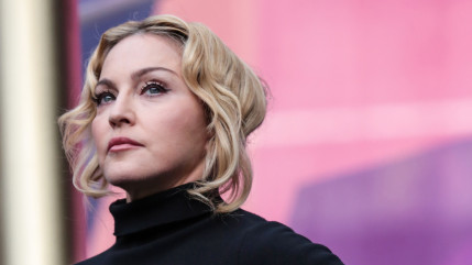 Madonna s'affiche seins nus sur Instragram ! Madonna s'affiche seins nus sur Instragram !