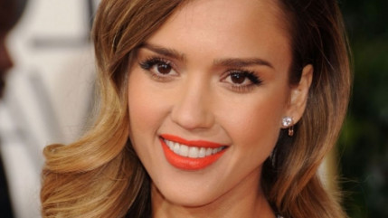 Découvrez la nouvelle coupe de cheveux de Jessica Alba ! Découvrez la nouvelle coupe de cheveux de Jessica Alba !