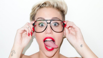 Miley Cyrus a adopté un chaton! Miley Cyrus a adopté un chaton!