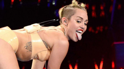 Miley Cyrus enti&egrave;rement nue pour Paper Magazine!