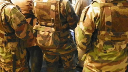 L'aviation française a bombardé cette nuit un centre de télécommunications du groupe Etat islamique près de Mossoul en Irak L'aviation française a bombardé cette nuit un centre de télécommunications du groupe Etat islamique près de Mossoul en Irak