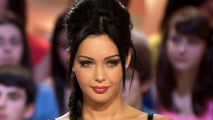 Nabilla va sortir un livre qui va faire "énormement de bruit" Nabilla va sortir un livre qui va faire "énormement de bruit"