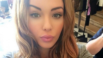 Nabilla succombe à un piercing un peu particulier! Nabilla succombe à un piercing un peu particulier!