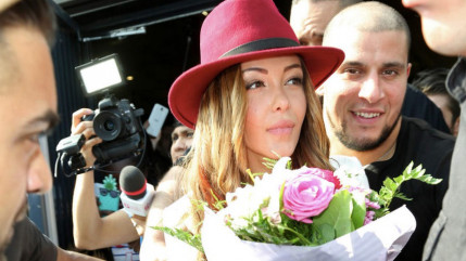 Nabilla au salon "What the F" ! Nabilla au salon "What the F" !