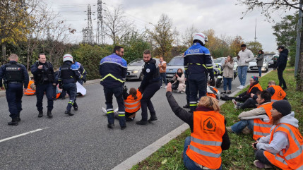 Nouveau blocage des militants de Dernière Rénovation à Gerland