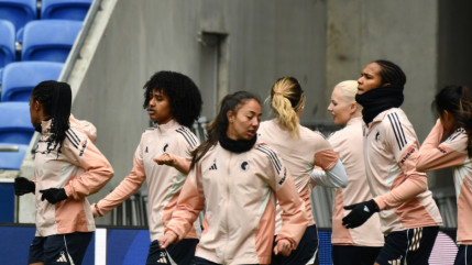 OL Lyonnes frein&eacute; par Chelsea apr&egrave;s quatre victoires (0-0)