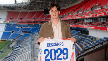 Olympique Lyonnais : le gardien R&eacute;my Descamps rempile pour deux saisons
