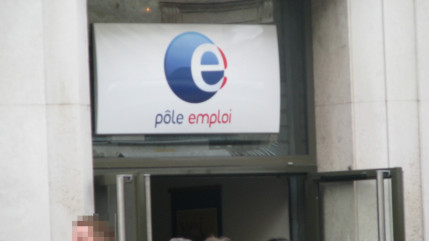 En novembre, le nombre de demandeurs d'emploi inscrits &agrave; P&ocirc;le emploi a augment&eacute; de 27.400 personnes, soit une hausse de 0,8%
