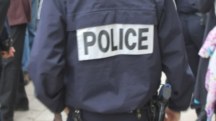 Lyon : il poignarde un de ses amis Lyon : il poignarde un de ses amis