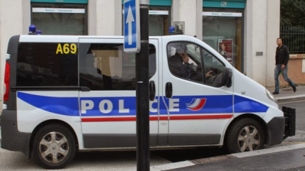 Il br&ucirc;le sa femme &agrave; l&rsquo;aide d&rsquo;une cigarette