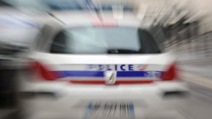 Attaqu&eacute; par un chien, le policier abat l'animal