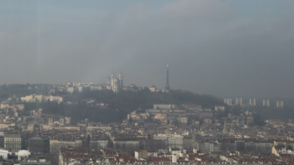 Pollution aux particules fines : le niveau d&rsquo;alerte activ&eacute; &agrave; Lyon
