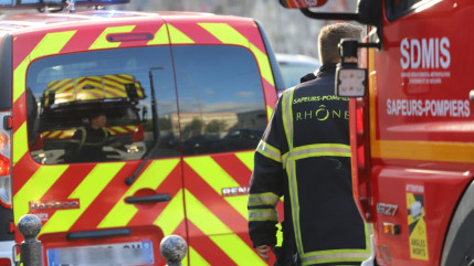 Près de Lyon : un incendie touche une entreprise, un blessé grave