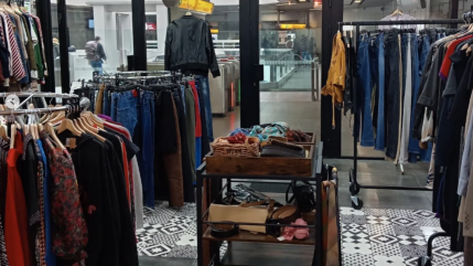 Quand une friperie s'installe dans le métro à Lyon, pour une mode plus responsable ! Quand une friperie s'installe dans le métro à Lyon, pour une mode plus responsable !