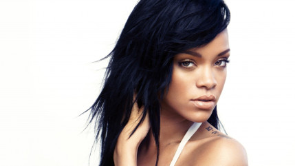 Rihanna dévoile son petit rituel du soir ! Rihanna dévoile son petit rituel du soir !