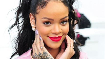 Rihanna: Son nouveau single acoustique avec Kanye West et Paul Mc Cartney ! Rihanna: Son nouveau single acoustique avec Kanye West et Paul Mc Cartney !