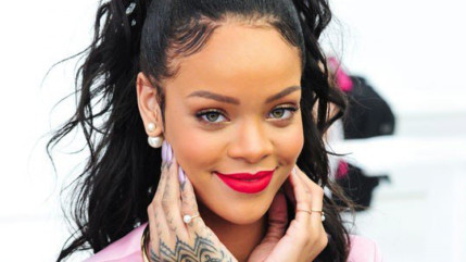 Rihanna amatrice de sensations fortes: Elle nage avec un requin ! Rihanna amatrice de sensations fortes: Elle nage avec un requin !