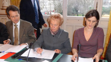 Elections d&eacute;partementales en mars 2015 : Danielle Chuzeville "prend acte"