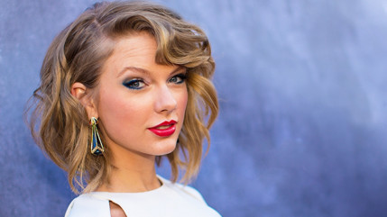 Entre Taylor Swift et Calvin Harris c'est le parfait amour! Entre Taylor Swift et Calvin Harris c'est le parfait amour!