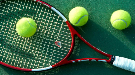 Tennis : Rafael Nadal a été éliminé dès le 1er tour de l'Open d'Australie par son compatriote, Fernando Verdasco (7-6, 4-6, 3-6, 7-6, 6-2) Tennis : Rafael Nadal a été éliminé dès le 1er tour de l'Open d'Australie par son compatriote, Fernando Verdasco (7-6, 4-6, 3-6, 7-6, 6-2)