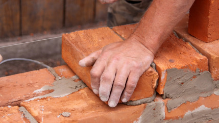 Selon les Échos, le travail au noir est en hausse de 25% en France. Le montant des redressements imposés par l'Urssaf a atteint 401 millions d'euros en 2014 Selon les Échos, le travail au noir est en hausse de 25% en France. Le montant des redressements imposés par l'Urssaf a atteint 401 millions d'euros en 2014