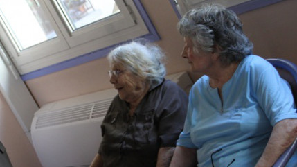 L'Assemblée nationale examine une loi sur la dépendance pour aider les seniors à rester chez eux L'Assemblée nationale examine une loi sur la dépendance pour aider les seniors à rester chez eux