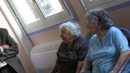 Alors que ce lundi de Pentecôte est une journée de solidarité pour financer les aides aux personnes âgées, seuls 3 Français sur 10 travaillent en 2015 Alors que ce lundi de Pentecôte est une journée de solidarité pour financer les aides aux personnes âgées, seuls 3 Français sur 10 travaillent en 2015