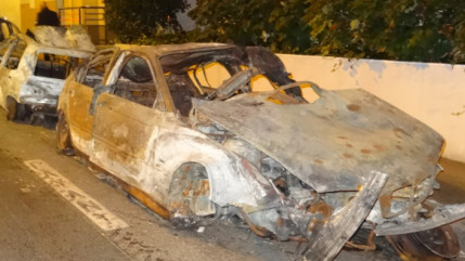 Nouvel an : 940 voitures br&ucirc;l&eacute;es en France, en baisse de 12% par rapport &agrave; l'ann&eacute;e derni&egrave;re