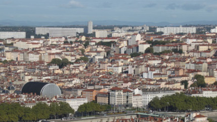 Selon les premières estimations, la croissance française a augmenté de 0,3% au troisième trimestre après avoir connu une croissance nulle au deuxième trimestre Selon les premières estimations, la croissance française a augmenté de 0,3% au troisième trimestre après avoir connu une croissance nulle au deuxième trimestre