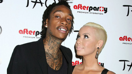 L'ex de Wiz Khalifa à ses pieds !