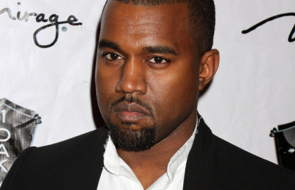 La Lamborghini de Kanye West écrasée par le portail de Kim Kardashian ! La Lamborghini de Kanye West écrasée par le portail de Kim Kardashian !