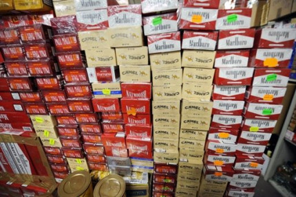 150 cartouches de cigarettes illégales saisies à l'aéroport de Lyon St-Exupéry 150 cartouches de cigarettes illégales saisies à l'aéroport de Lyon St-Exupéry