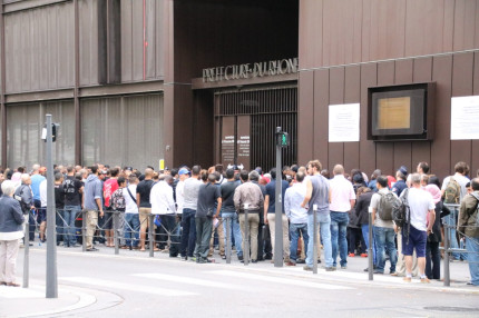 Files d&rsquo;attentes &agrave; la pr&eacute;fecture du Rh&ocirc;ne : apr&egrave;s internet, un accueil t&eacute;l&eacute;phonique