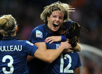 Foot f&eacute;minin : les Lyonnaises cartonnent avec l&rsquo;&eacute;quipe de France