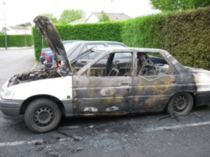 12 voitures incendiées à Villefranche-sur-Saône 12 voitures incendiées à Villefranche-sur-Saône